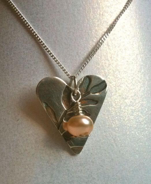 pearlheartpendant1.jpg
