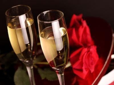 romantic love photo:  Love-wine-romantic.jpg