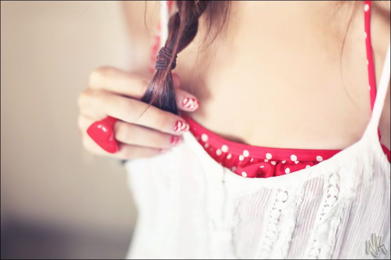 IMAGE: http://i283.photobucket.com/albums/kk294/czechcanary/IMG_5415sf.jpg