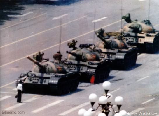 Remembering the Photos that Shook the World | 65 Pics