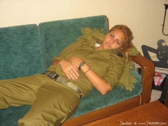 http://i283.photobucket.com/albums/kk295/zingdan/October/Oct%2027/BlondeIsraeliSoldierGirlathome.jpg