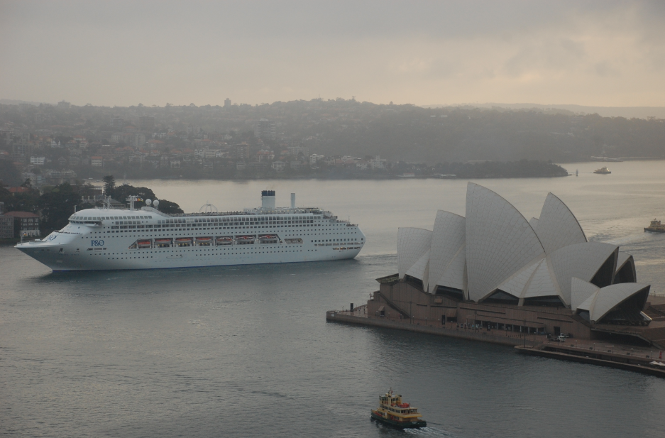 Kate-moss-street-art-graffiti-