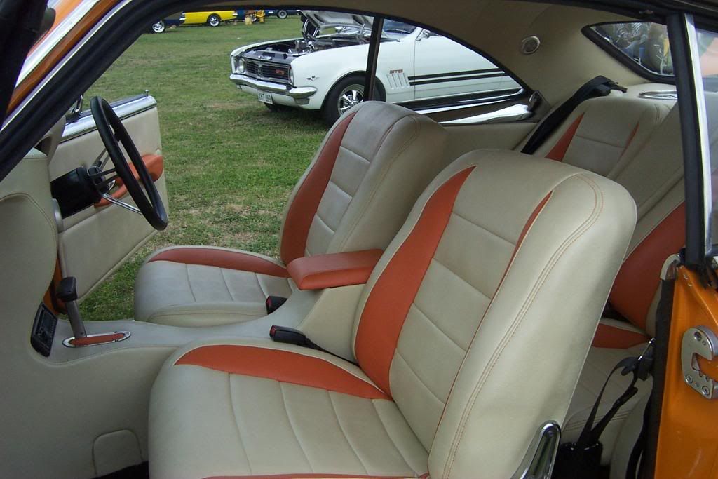 Nice orange HT interior (not original, der..)