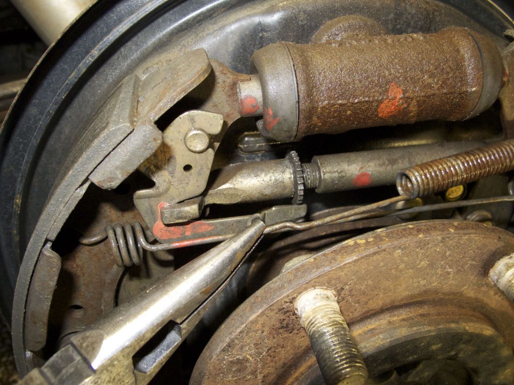 DIY Rear Drum Brake Shoe Replacement Nissan Navara Truck Forum