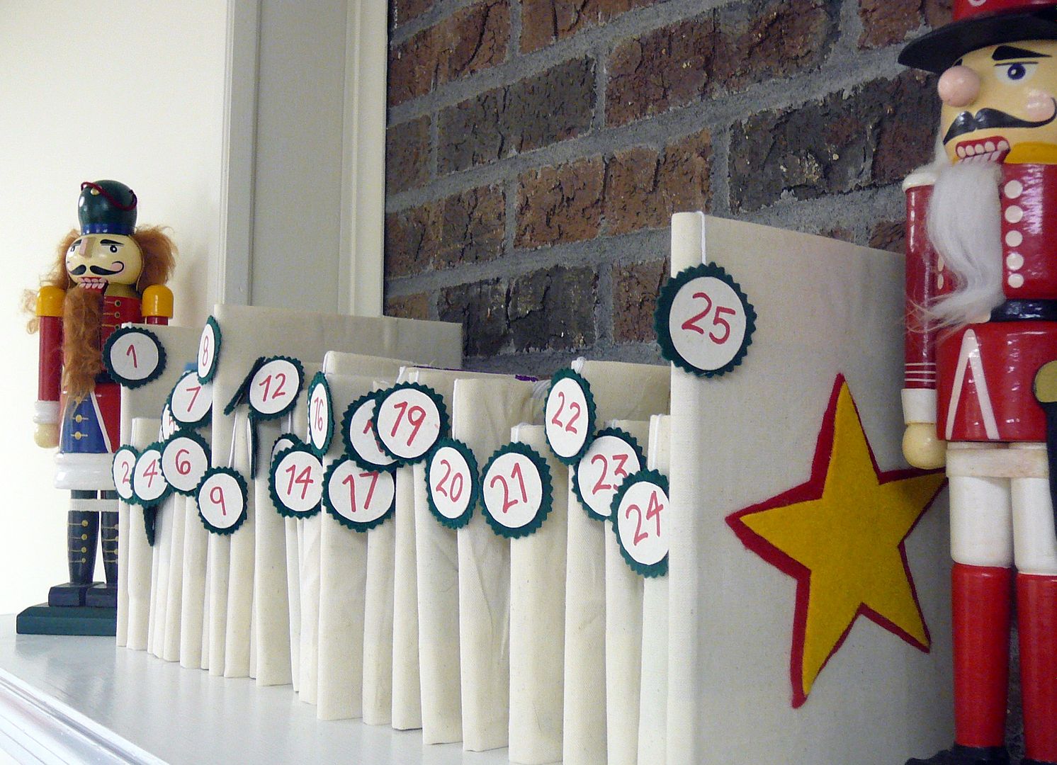 DIY Christmas Countdown Calender with Books
