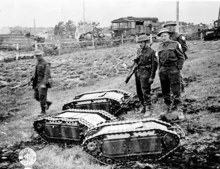 781px-Mini-tanks-p012953.jpg