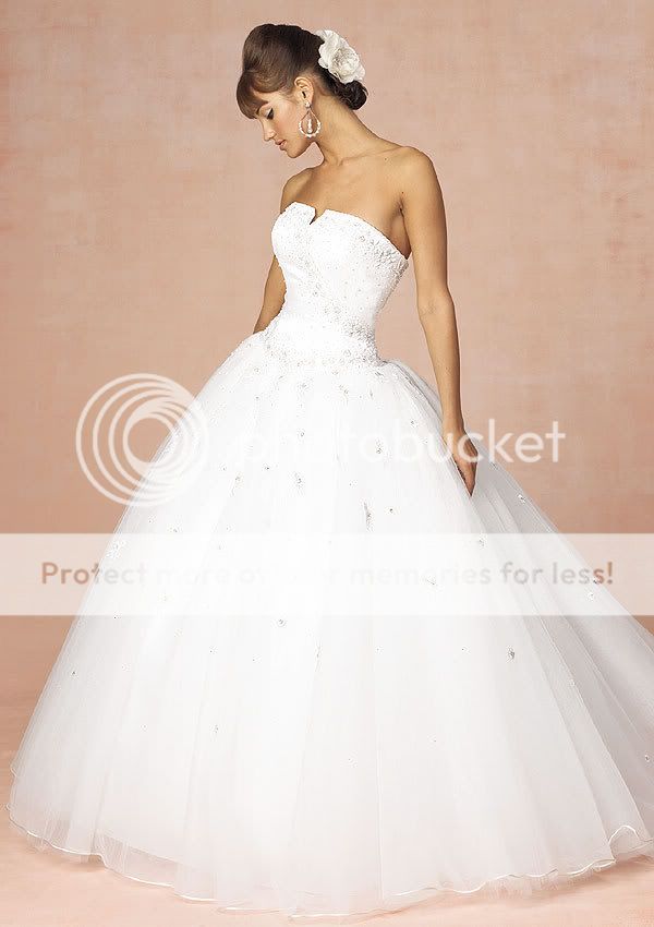 http://i283.photobucket.com/albums/kk293/Simply_Me_Wedding/dress.jpg