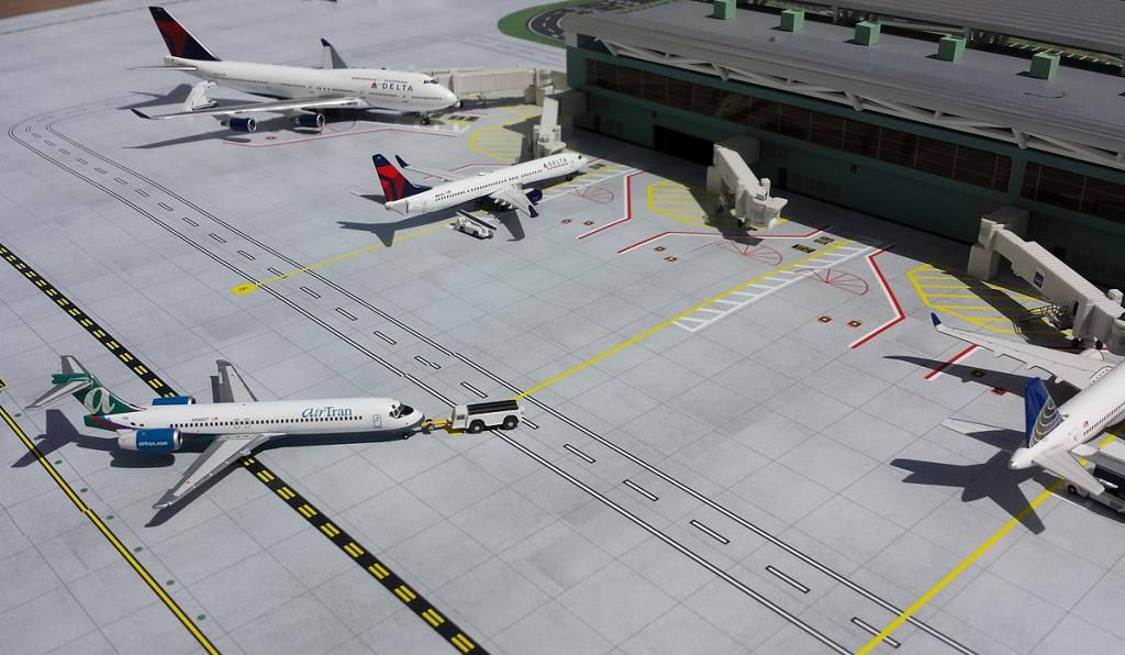 Updated GeminiJets airport mat - DA.C